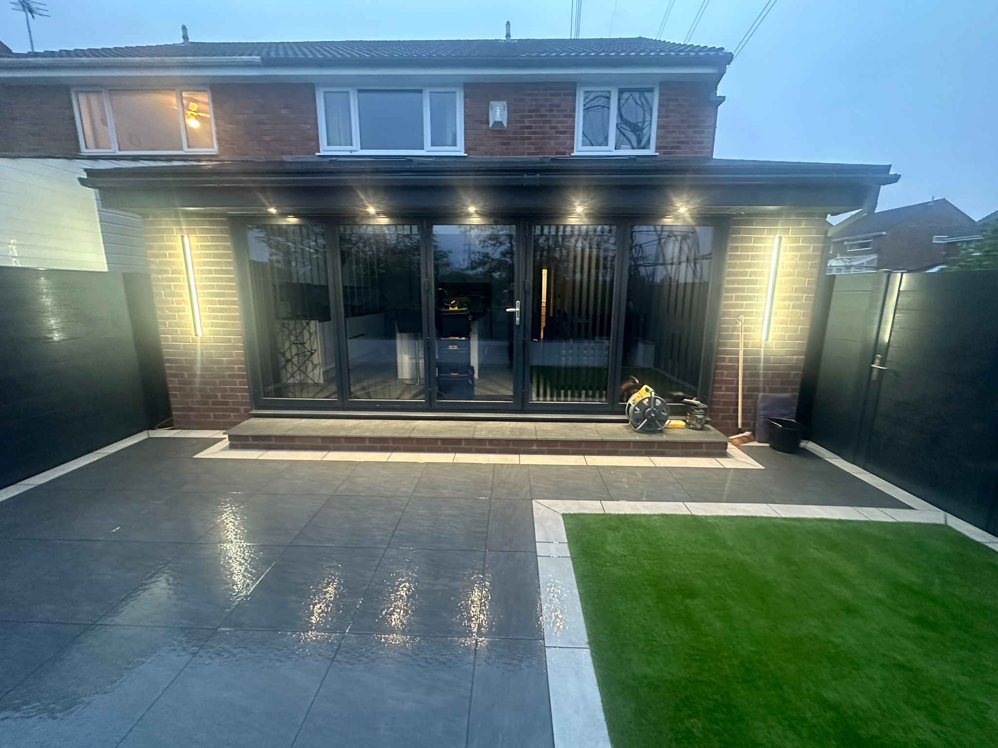 An extension that opens onto the patio